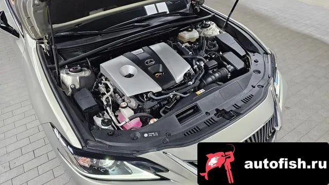 Lexus ES ES300h 7th generation 2020 года - вид 6