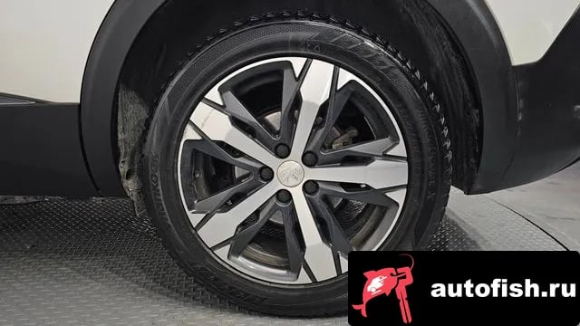 Peugeot 5008 5008 second generation 2018 года - вид 5