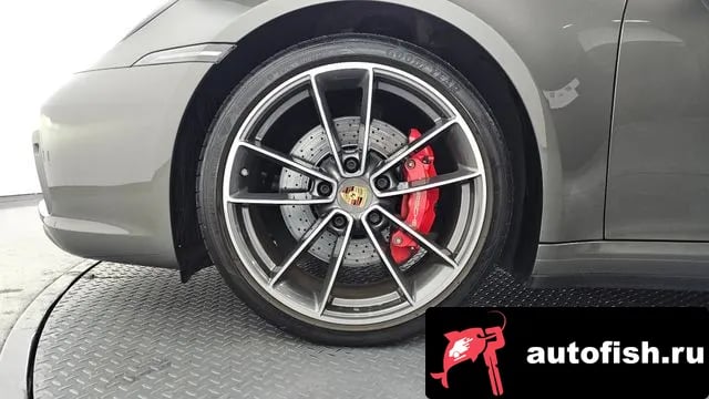 Porsche 911 911 (992) 2020 года - вид 5