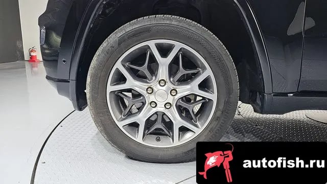 Jeep Cherokee Grand Cherokee 2019 года - вид 5