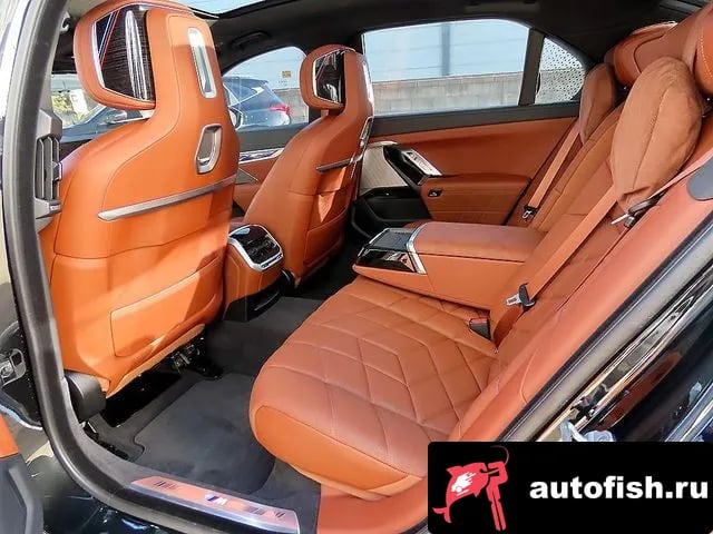 BMW 7-Series 7 Series (G70) 2025 года - вид 6