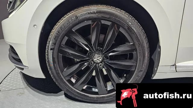 Volkswagen Arteon Atheon 2019 года - вид 5