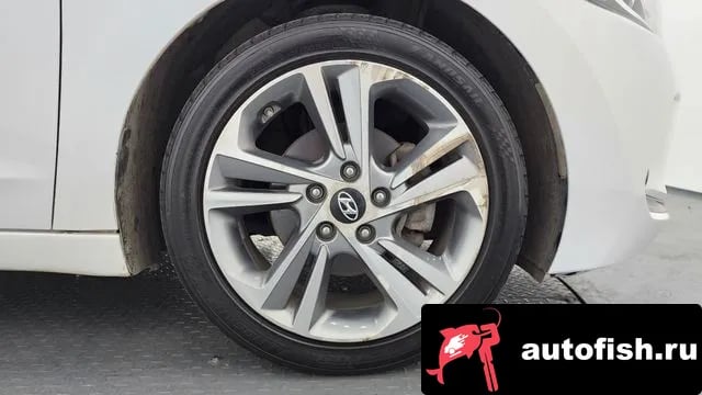 Hyundai AVANTE Avante AD 2017 года - вид 4