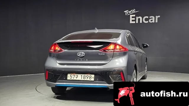 Hyundai Ioniq Ionic Hybrid 2018 года - вид 4