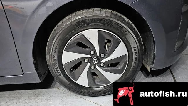 Hyundai Ioniq Ionic Hybrid 2018 года - вид 5