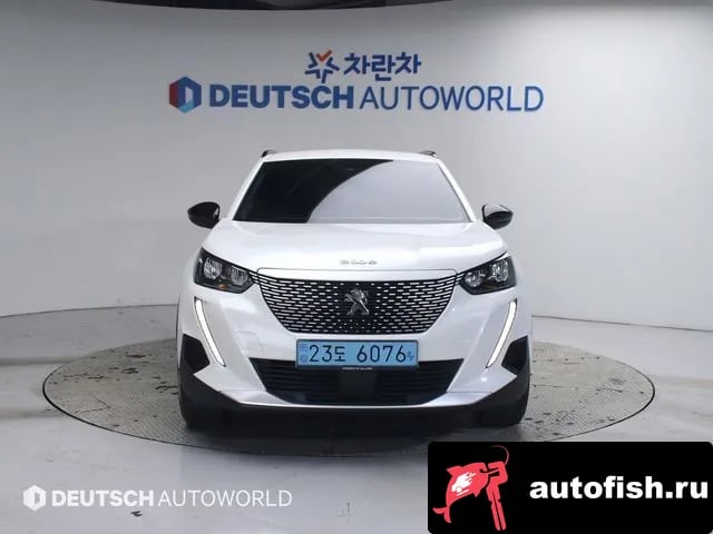 Peugeot 2008 e-2008 second generation 2022 года - вид 3