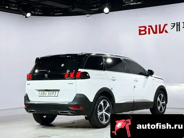 Peugeot 5008 5008 second generation 2019 года - вид 2