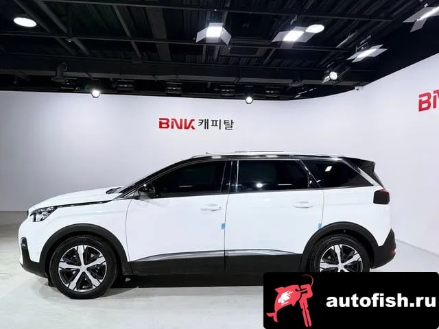 Peugeot 5008 5008 second generation 2019 года - вид 3