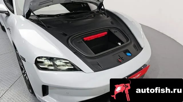 Porsche Taycan Taikan 2024 года - вид 6