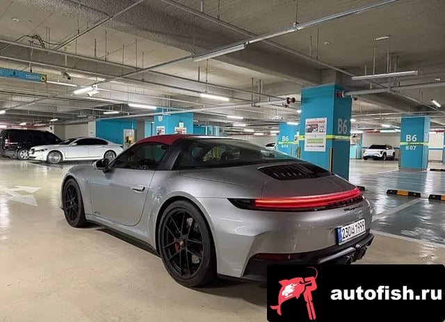 Porsche 911 911 (992) 2025 года - вид 1