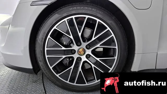 Porsche Taycan Taikan 2022 года - вид 5