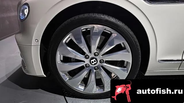 Bentley Flying Spur Flying Spur 3rd Generation 2022 года - вид 5