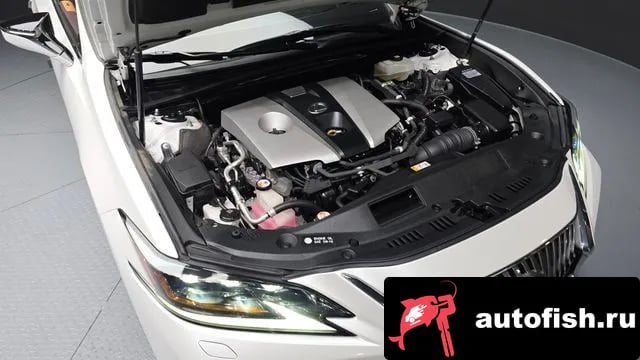 Lexus ES ES300h 7th generation 2020 года - вид 6