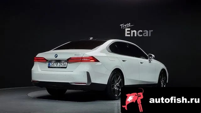 BMW 5-Series 5 Series (G60) 2025 года - вид 2
