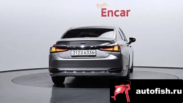 Lexus ES ES300h 7th generation 2019 года - вид 4