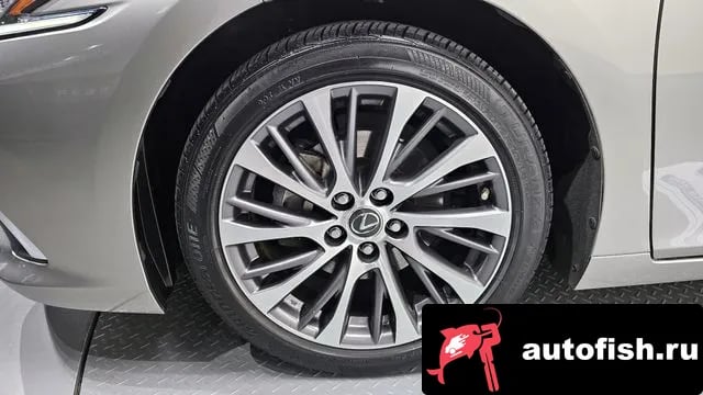 Lexus ES ES300h 7th generation 2019 года - вид 5