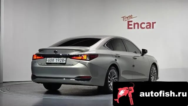 Lexus ES ES300h 7th generation 2019 года - вид 2