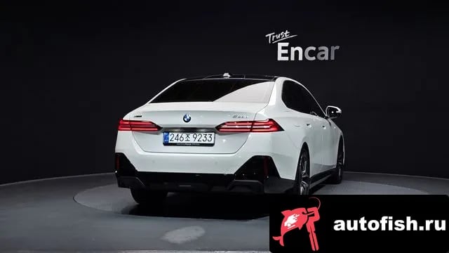 BMW 5-Series 5 Series (G60) 2025 года - вид 4