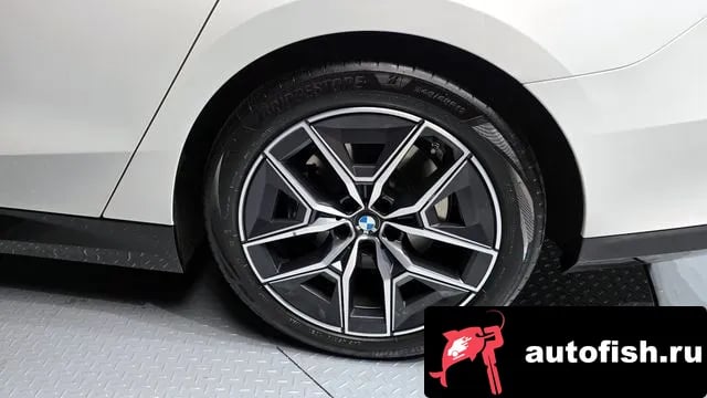 BMW 5-Series 5 Series (G60) 2025 года - вид 5