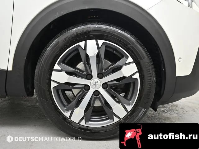 Peugeot 3008 3008 second generation 2018 года - вид 5