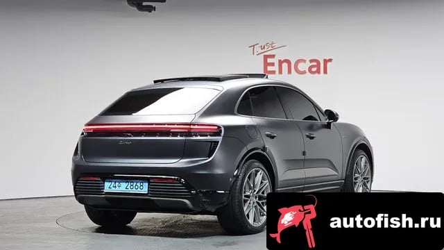 Porsche Macan Makan EV 2025 года - вид 1