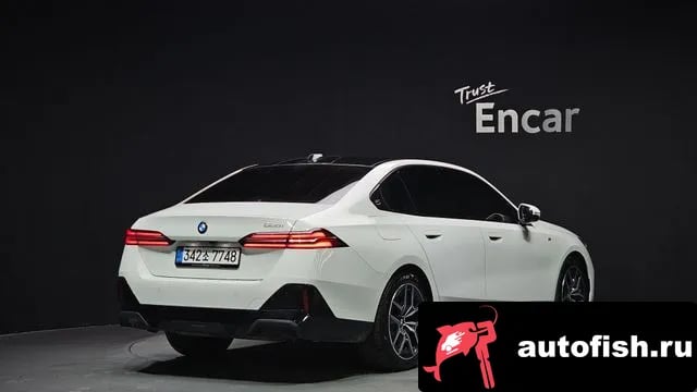 BMW 5-Series 5 Series (G60) 2025 года - вид 2