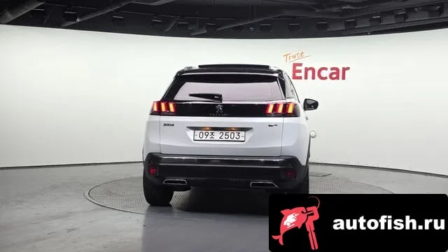 Peugeot 3008 3008 second generation 2018 года - вид 4