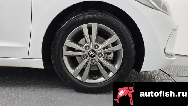 Hyundai AVANTE Avante AD 2018 года - вид 5