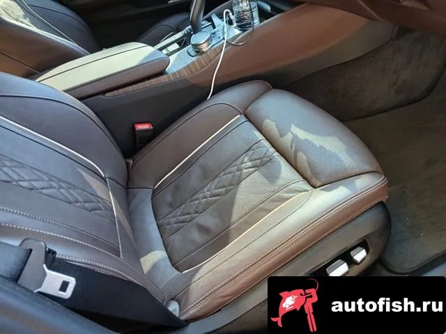 BMW 5-Series 5 Series (G30) 2019 года - вид 6