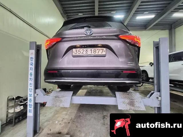 Toyota Sienna Siena 4th Generation 2021 года - вид 2