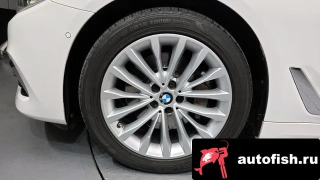 BMW 5-Series 5 Series (G30) 2019 года - вид 5