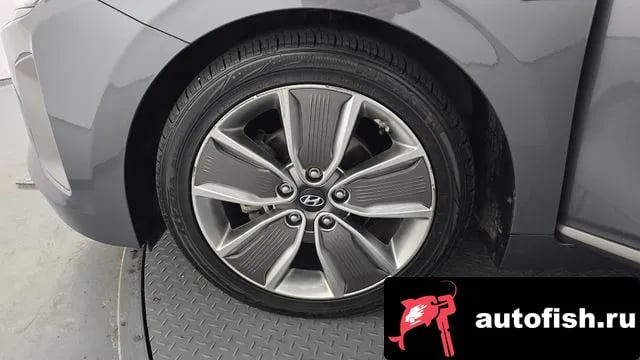 Hyundai Ioniq Ionic Hybrid 2018 года - вид 5