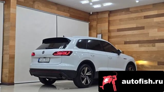 Volkswagen Touareg Tuareg 3rd generation 2020 года - вид 2