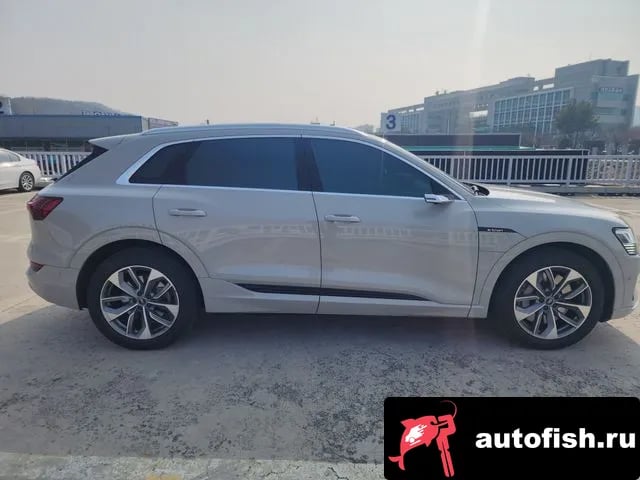 Audi e-tron e-Tron 2022 года - похожие автомобили