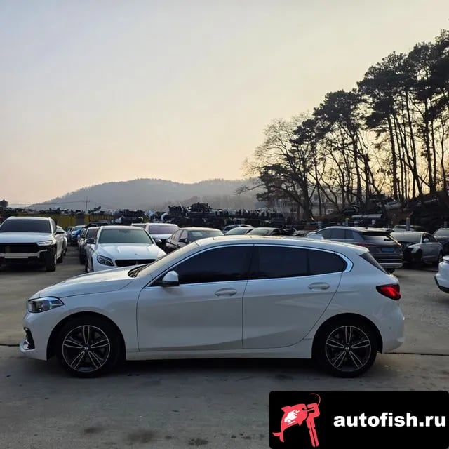 BMW 1-Series 1 Series (F40) 2023 года - вид 4