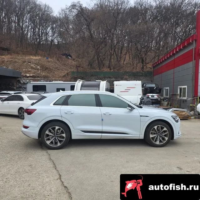 Audi e-tron e-Tron 2020 года - вид 6