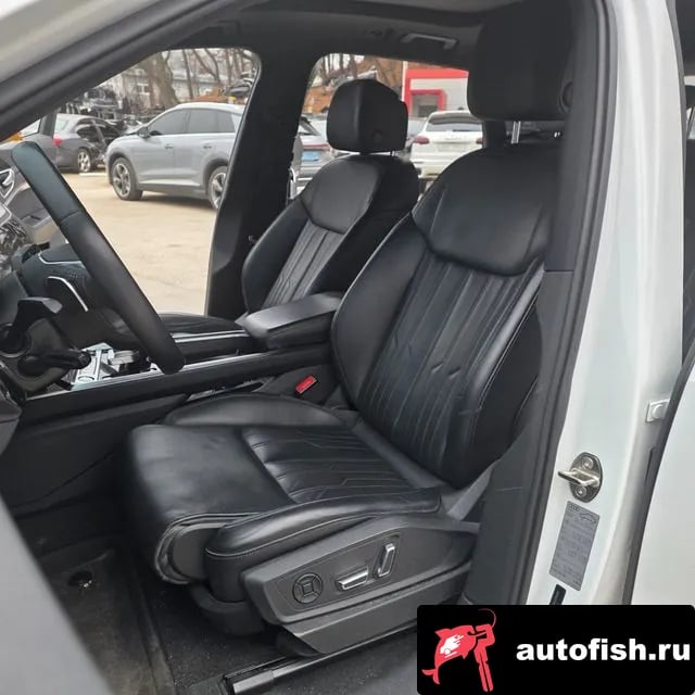 Audi e-tron e-Tron 2020 года - похожие автомобили