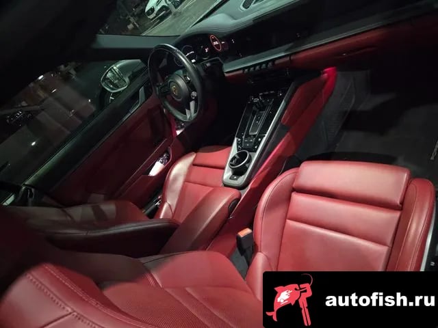 Porsche 911 911 (992) 2020 года - вид 6