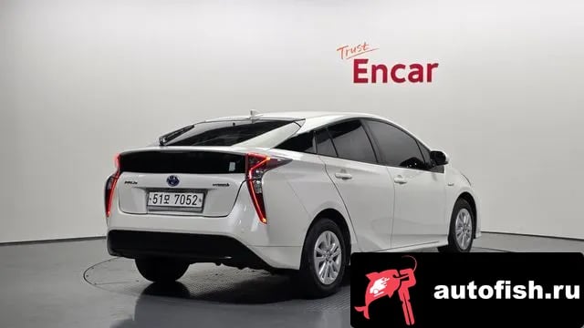 Toyota Prius Prius 4th Generation 2018 года - вид 2