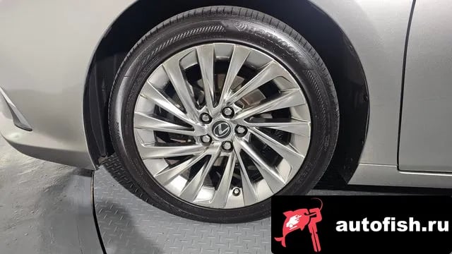Lexus ES ES300h 7th generation 2020 года - вид 5