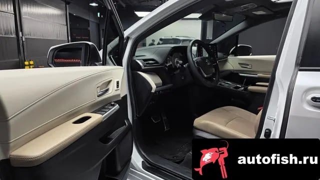 Toyota Sienna Siena 4th Generation 2024 года - похожие автомобили