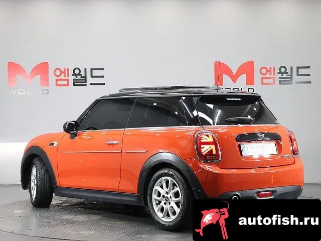 Mini Cooper Cooper D 2019 года - вид 3