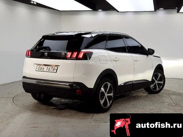 Peugeot 3008 3008 second generation 2018 года - вид 4