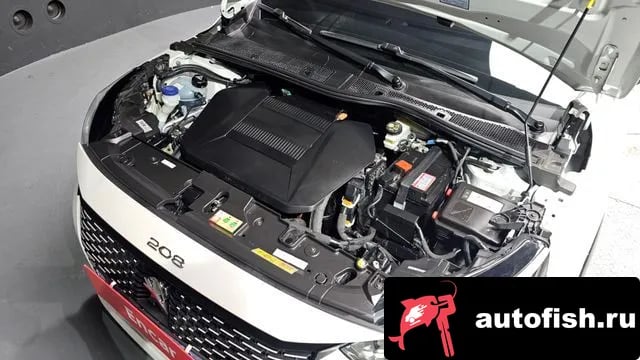 Peugeot 208 e-208 second Generation 2022 года - вид 6