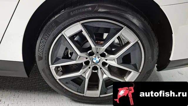 BMW 5-Series 5 Series (G60) 2025 года - вид 5