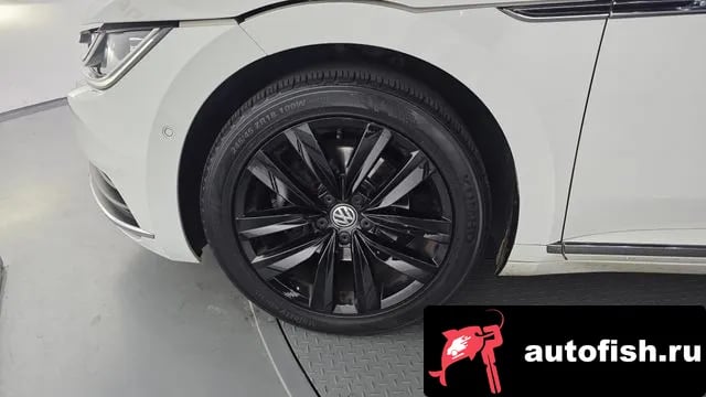 Volkswagen Arteon Atheon 2019 года - вид 5