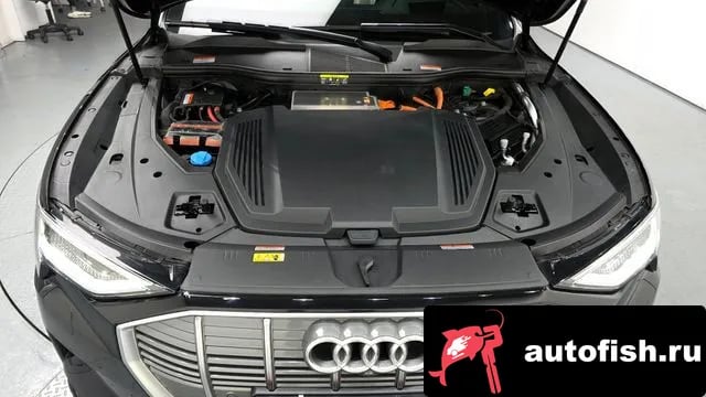 Audi e-tron e-Tron 2024 года - вид 6