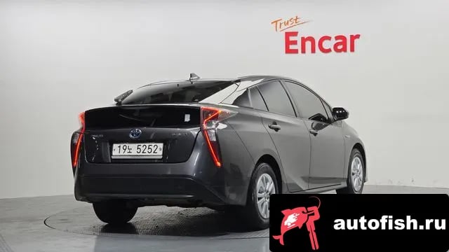 Toyota Prius Prius 4th Generation 2018 года - вид 2