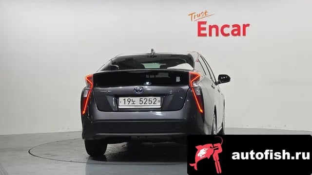 Toyota Prius Prius 4th Generation 2018 года - вид 4
