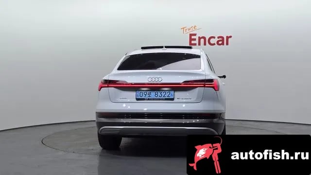 Audi e-tron e-Tron 2021 года - похожие автомобили
